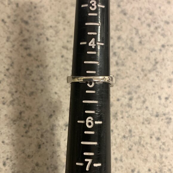 Sterling Silver 925 Petite Garnet Birthstone Ring - Oval Cut Stone - Size 5 - Picture 8 of 9